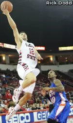 Steven Shepp scored a career-best 18 points and added seven assists with no turnovers to fuel the 'Dogs third straight victory.