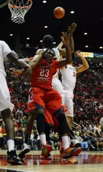 Marvelle Harris gave the Bulldogs a 32-31 halftime edge with a 3-pointer in the closing seconds of the first half.