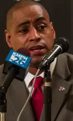Fresno State head coach Rodney Terry has bolstered his rotation for the future with the addition of versatile combo guard Jahmel Taylor, a Division I transfer from Washington.