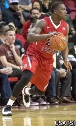 Fresno State senior guard Marvelle Harris scored 22 points to lead the Bulldogs to a conference opening win over the UNLV Runnin' Rebels.