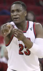 Fresno State senior guard Marvelle Harris moved into third place on the Bulldogs' all-time scoring list with 25 points in Tuesday's 71-60 win over Wyoming.