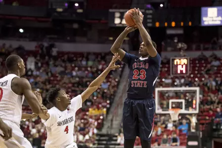mbb-16-harris-mw-champs