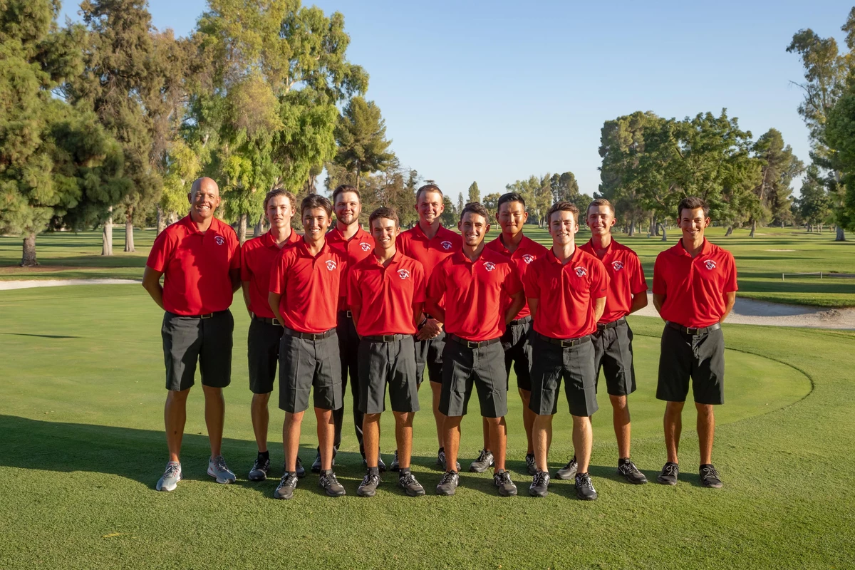 MGolf 2018-19 team photo