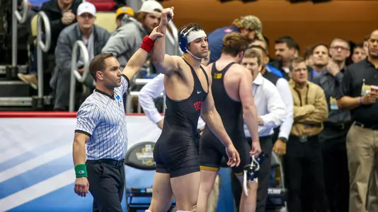Hokit, J. 19 NCAA
