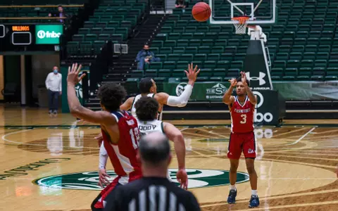 Isaiah Hill assist to Orlando Robinson at CSU (Game 1)