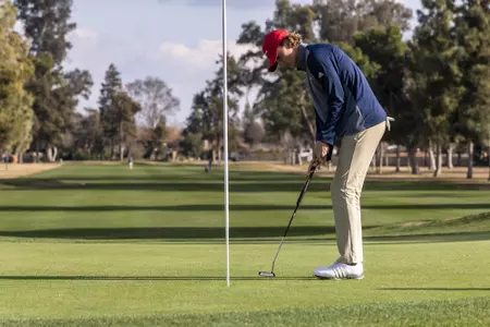 Kevin Huff, putting, preseason practice