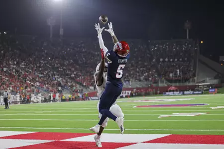 Jalen Cropper grabs the touchdown pass
