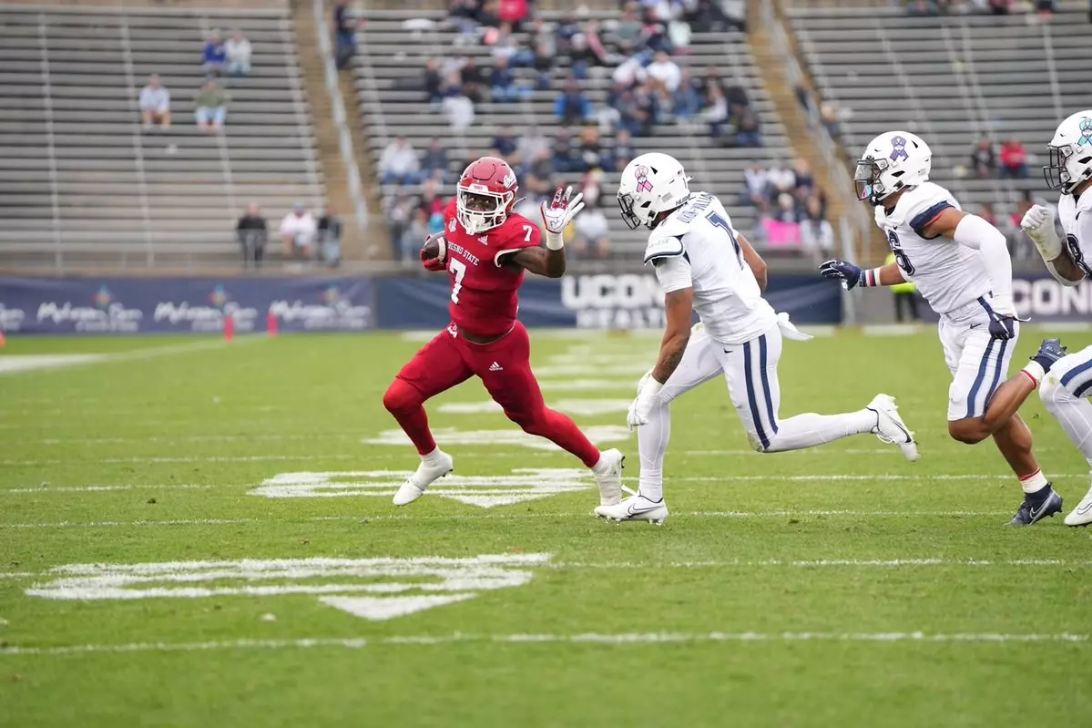 Fresno State running back Jordan Mims runs in for the TD
