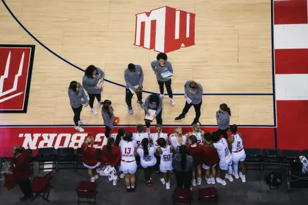 Court huddle wbb