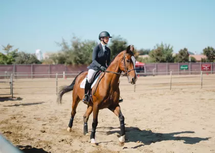 Sara Tuck, Fresno State equestrian flat