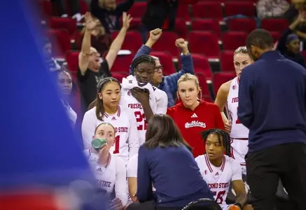 wbb bench huddle