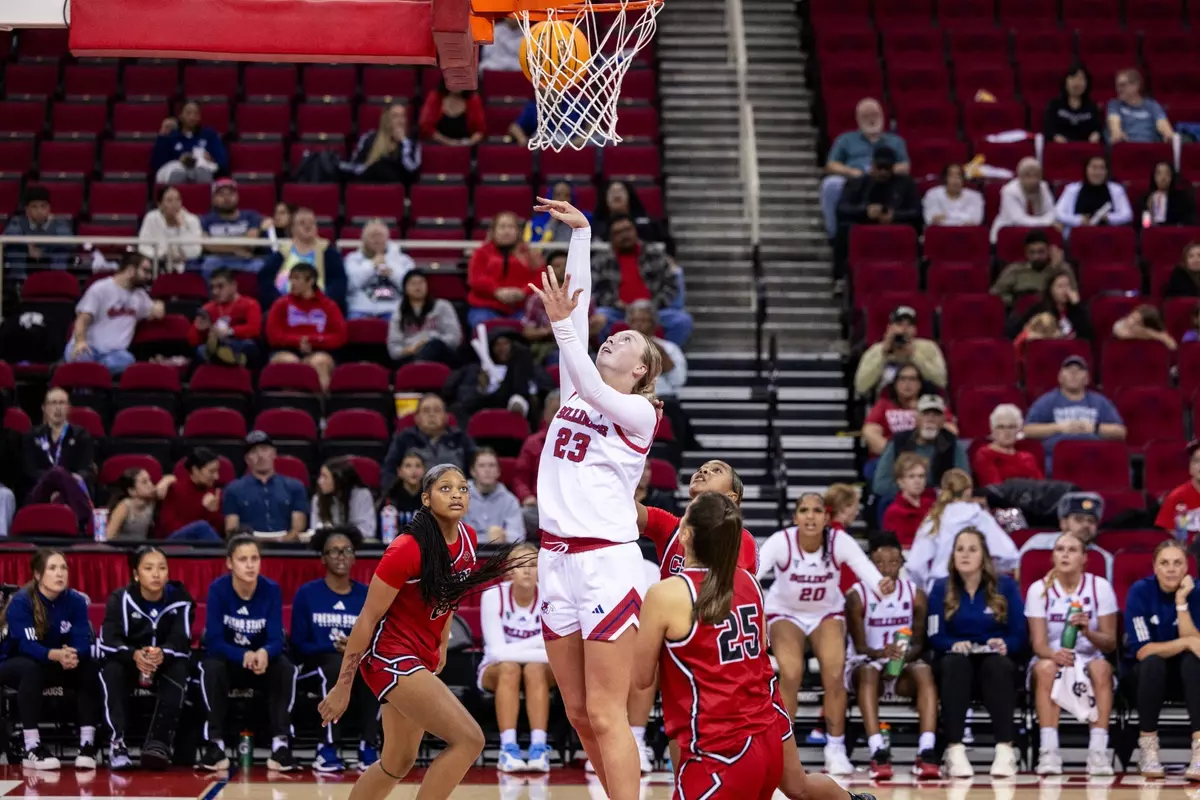 mia jacobs layup