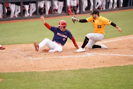 Hopfe wild pitch
