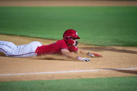 Ben Newton diving into third