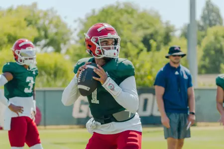 Mikey Keene throwing at fall camp