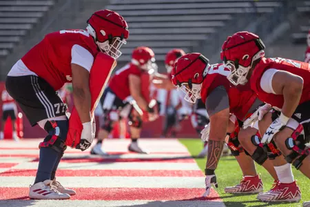 offensive line at spring practice