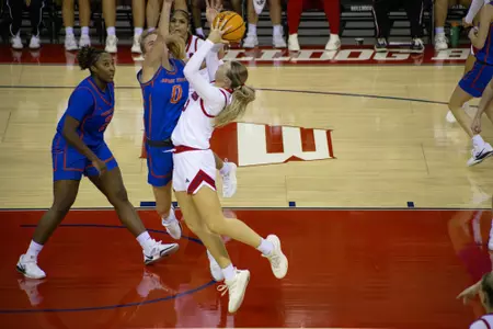 Mia Jacobs basket vs Boise State