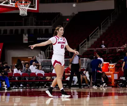 Ava Marr on court mw fotw