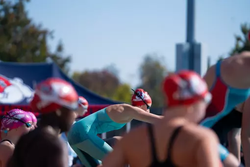 Hayley Oke diving block