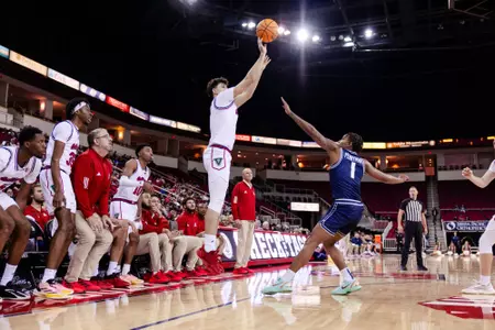 Cameron Faas shooting a 3