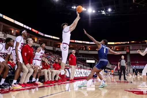 Cameron Faas shooting a 3