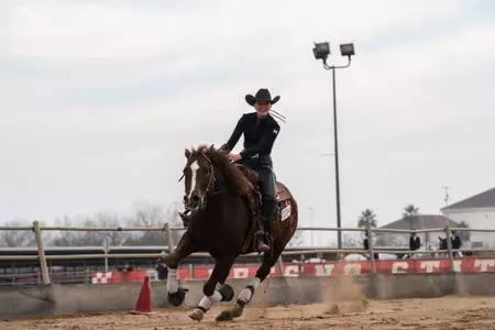 Brogan Hill, reining