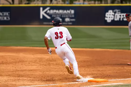 Marcus Nolen rounding first