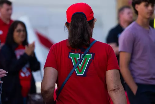 coaches caravan - V shirt