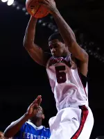 U of L junior F Earl Clark