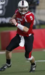 Quarterback Adam Froman during the first half. (AP Photo/Ed Reinke)