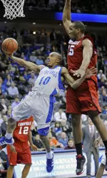 Samardo Samuels on defense