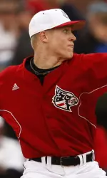 Junior RHP Justin Amlung