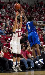 Shoni Schimmel scored 29 points versus Memphis.