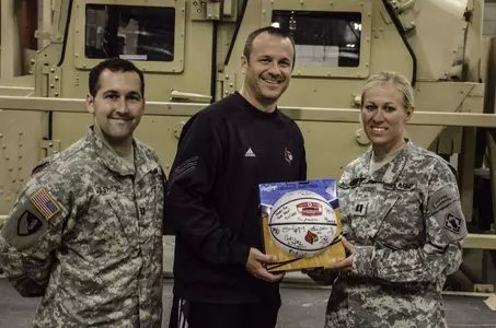 Women's Basketball Visits Fort Knox | Jeff Walz