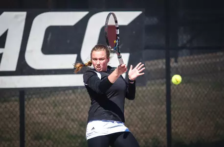 LOUISVILLE WOMEN'STENNIS VS MIAMI | Elle Stokes