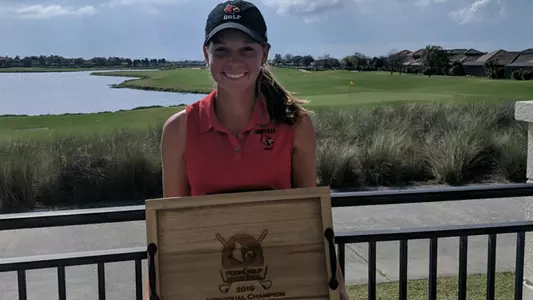 Lauren Hartlage after winning the 2019 Moon Golf Invitational