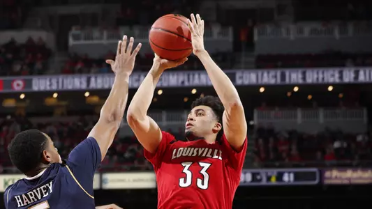Jordan Nwora shot