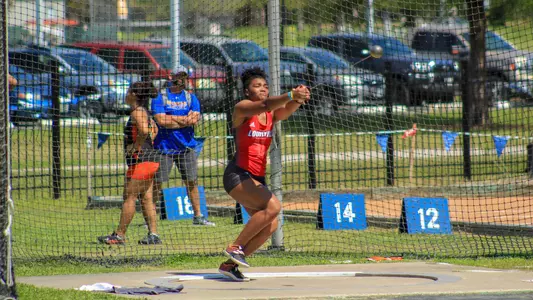 Makenli Forrest throws the hammer at the Victor Lopez Classic