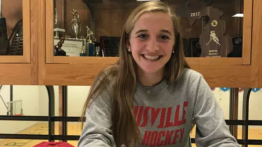 Minna Tremonti signs her National Letter of Intent