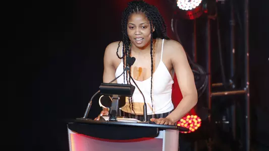 Arica Carter Louisville women's basketball