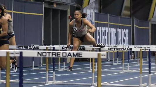 Kelsey Heyward competes at the Notre Dame Invitational
