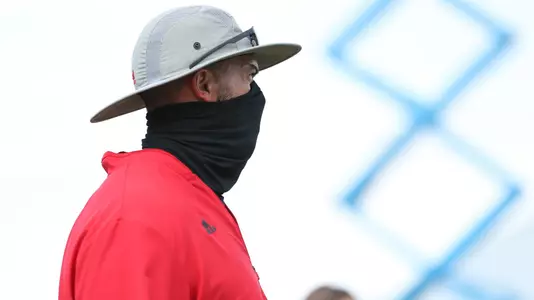 Dwayne Ledford looks over the offensive line