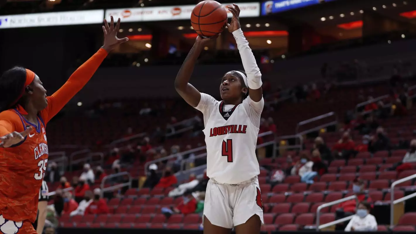 Elizabeth Balogun Louisville Women's Basketball