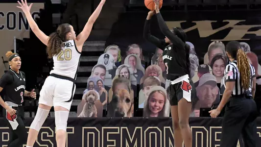 Elizabeth Balogun Louisville Women's Basketball