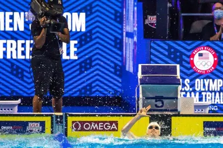 Eli Shoyat throws up his L at the Olympic Trials