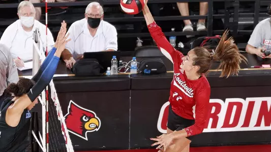 Anna stevenson attacks on the right side.