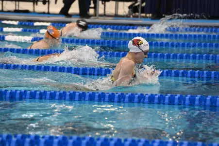 Abby Hay swims the 400 IM
