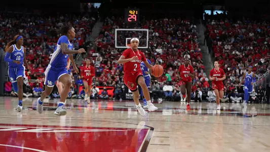 Ahlana Smith in transition vs. Kentucky