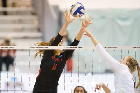 Anna Stevenson blocks against Washington