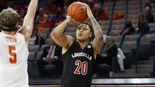 Josh Nickelberry shoots at Clemson on Jan. 27.